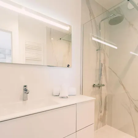 Sky Tower View With Parking By Interhome Apartamento