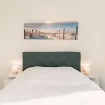 Sky Tower View With Parking By Interhome アパート *