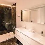 アパート Sky Tower View With Parking By Interhome