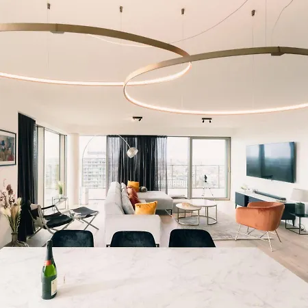 Sky Tower View With Parking By Interhome アパート *